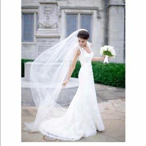 Cathedral length ivory veil BNWT